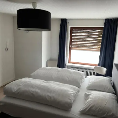 Burgklause *
