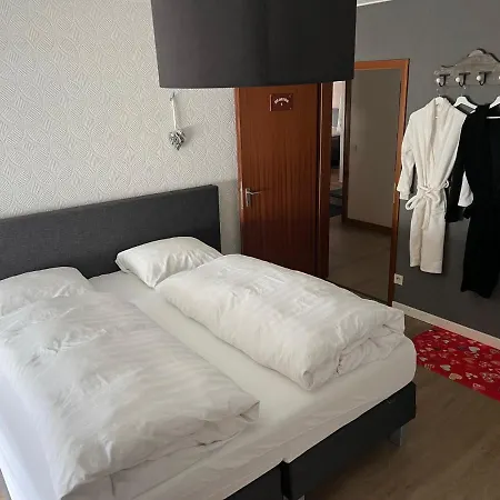 Burgklause Guest house Schonecken